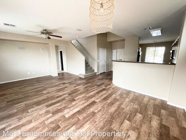 Building Photo - 3 br, 2.5 bath House - 14999 N 174TH AVE