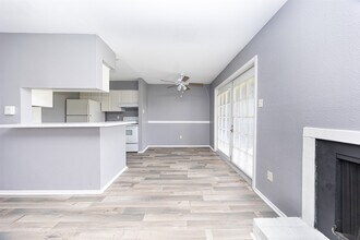 Building Photo - 13480 S Thorntree Dr