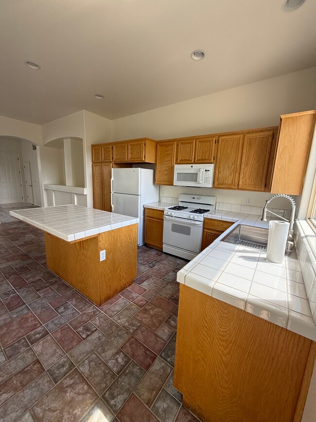 Kitchen - 1640 Cattlemen Ct
