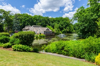 Building Photo - Cowesett Hills