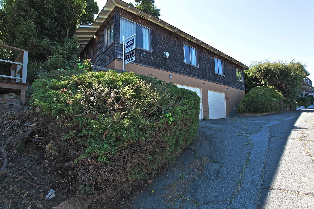Building Photo - 608 Locust St