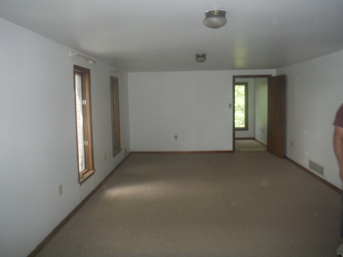 Primary Photo - 610 Center Ave