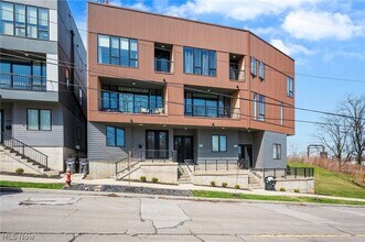 Building Photo - 402 Jefferson Ave