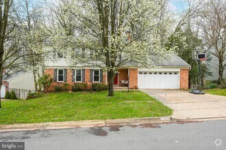 Building Photo - 4230 Avon Dr