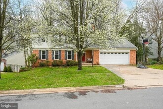 Building Photo - 4230 Avon Dr