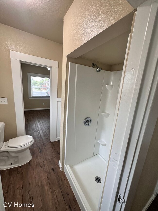 Building Photo - 2 br, 1 bath House - 415 W. Florinda St.