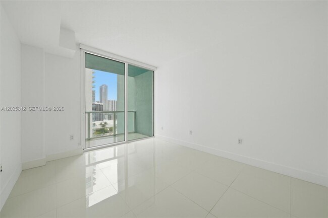 Foto del edificio - 1900 N Bayshore Dr