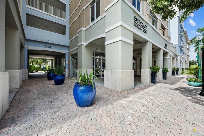 Foto del edificio - 1200 Town Center Dr