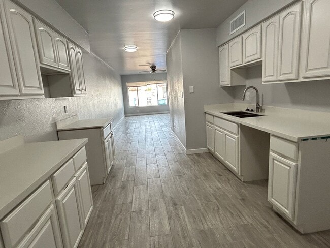 Building Photo - Brand New Remodeled 2 Bed 2 Bath