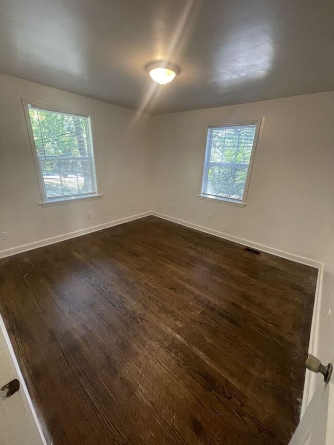Building Photo - 2bd 1ba Home!