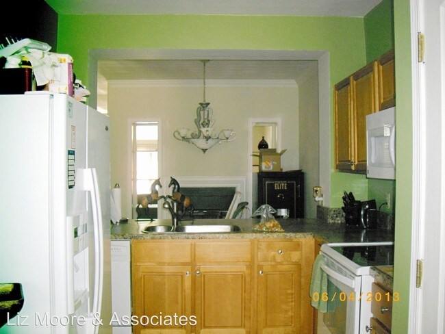 Building Photo - 10 Mountain Ashe Pl