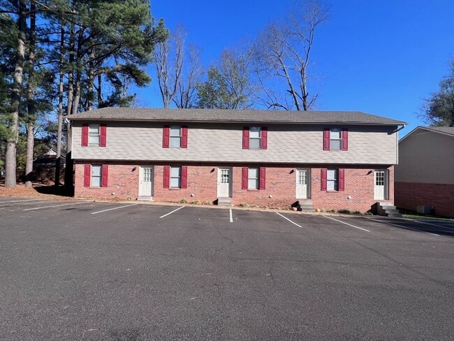 Building Photo - 148 W Peach St