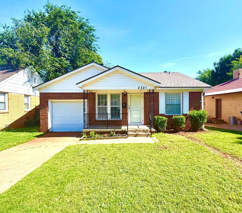 Primary Photo - Cute 2Bed / 1Bath Home In NW OKC!!!