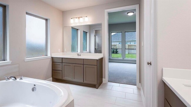 Building Photo - 20923 Cypress Heights Dr
