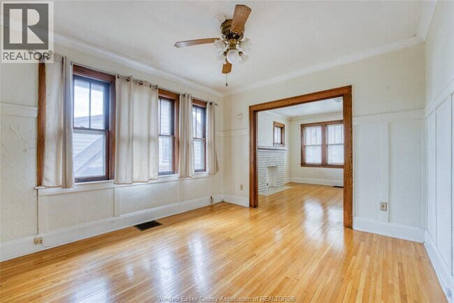 Photo du bâtiment - 135 Oak Ave