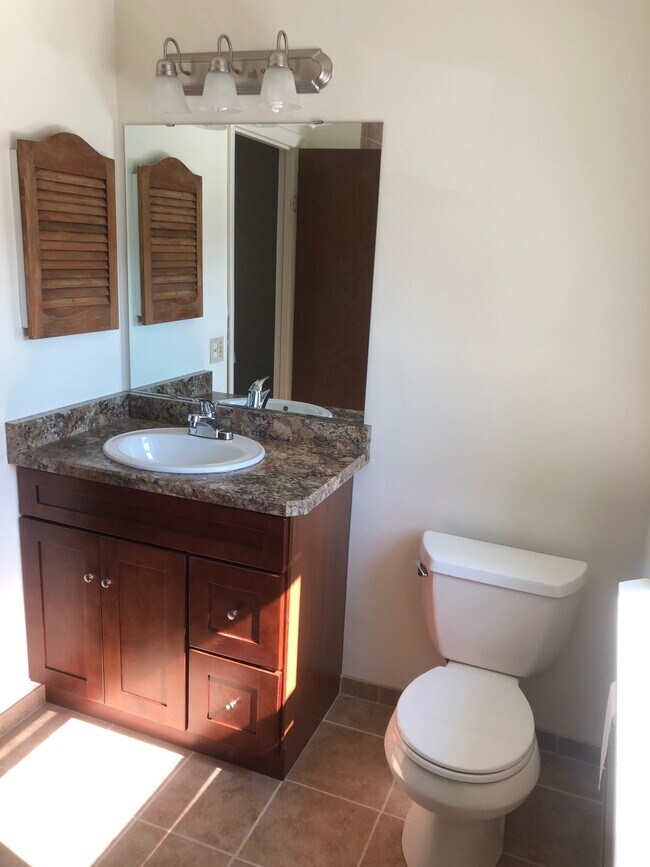 powder room - 63 Willowick Dr