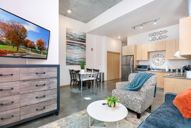 Building Photo - 2602 16th Ave S