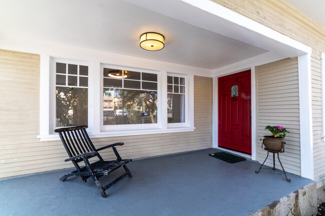 Building Photo - 321 Heliotrope Dr