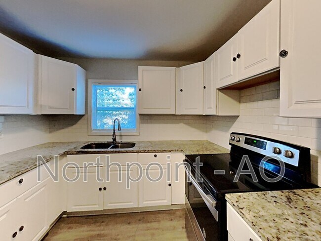 Foto del edificio - 2036 Phillips Dr SE