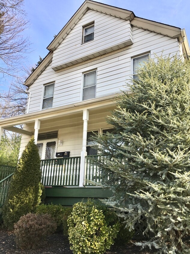 303 Grand Ave, Leonia, NJ 07605 House for Rent in Leonia, NJ