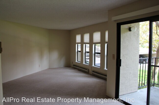 Building Photo - 2 br, 2 bath House - 1995 Barrymore Common E