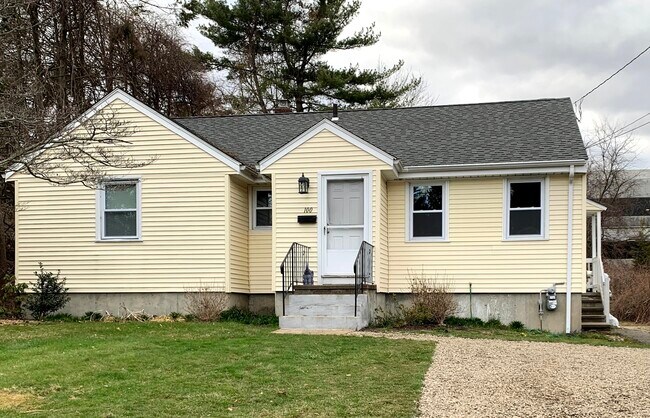 Foto del edificio - 100 Waller Rd