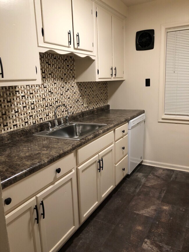 Foto del edificio - 19965 Pierson St