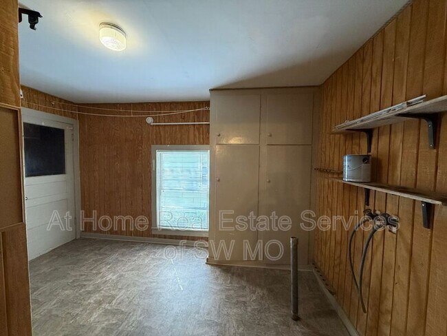 Foto del edificio - 1231 E Harrison St