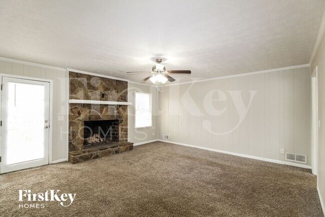 Building Photo - 2411 Ivy Way