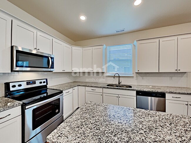 Building Photo - 819 Grover Court