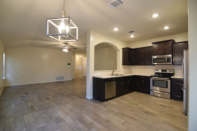 Building Photo - 1411 Amber Dawn Dr