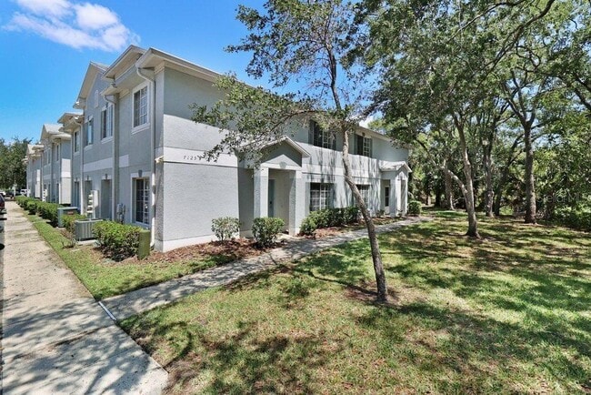 Foto del edificio - 7127 Waterside Dr