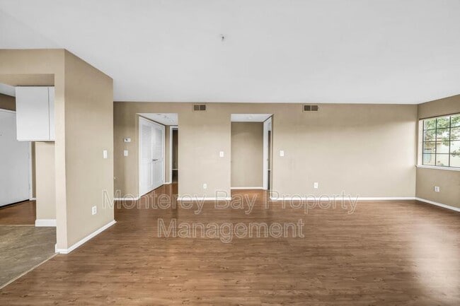 Building Photo - 421 Pheasant Ridge Rd