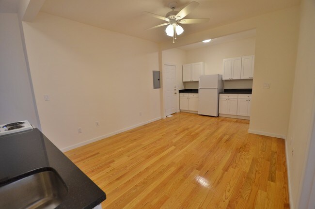 Building Photo - 56 Westland Ave
