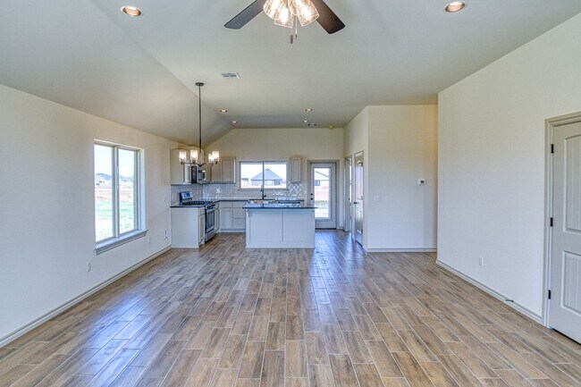 Foto del edificio - New Construction in Savannah Estates!
