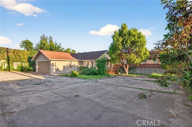 Foto del edificio - 316 W Kenneth Rd