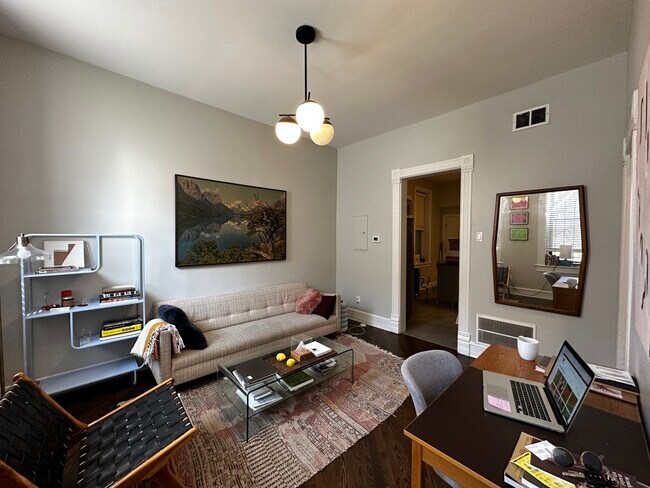 Foto del edificio - 2120 W Lyndale St