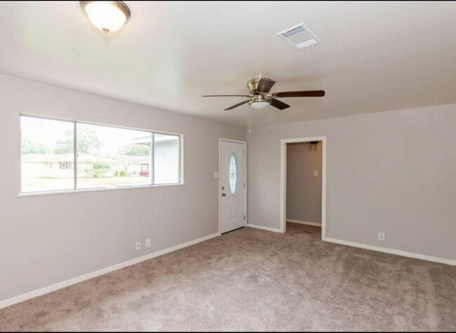 Building Photo - 3633 Bowling Ln