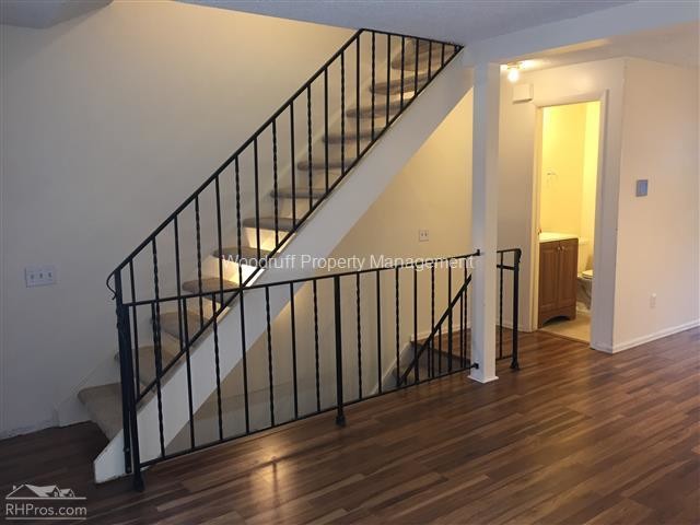 Foto del edificio - 2 Bed, 1.5 Bath 2 Story Townhome Ready Now!
