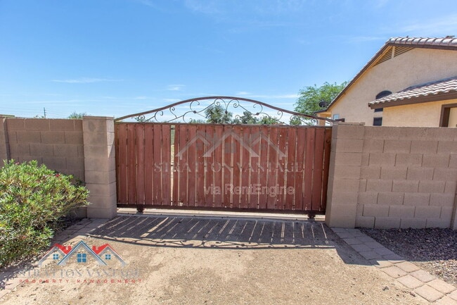 Foto del edificio - 38414 N 12th St