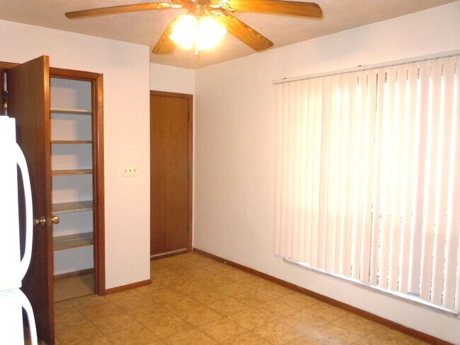 Foto del edificio - 831 Strong