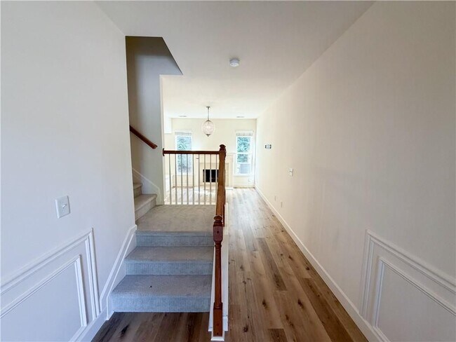 Foto del edificio - 216 Parc View Ln