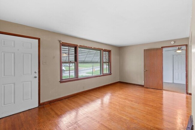 Building Photo - 1167 Ashford Dr