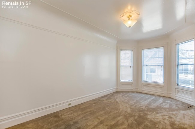 Building Photo - 245 Chenery St