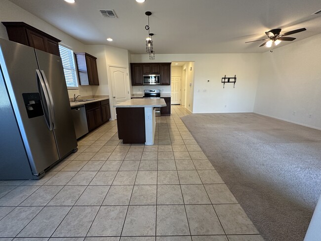 Kitchen & living area - 1636 E Jardin Pl