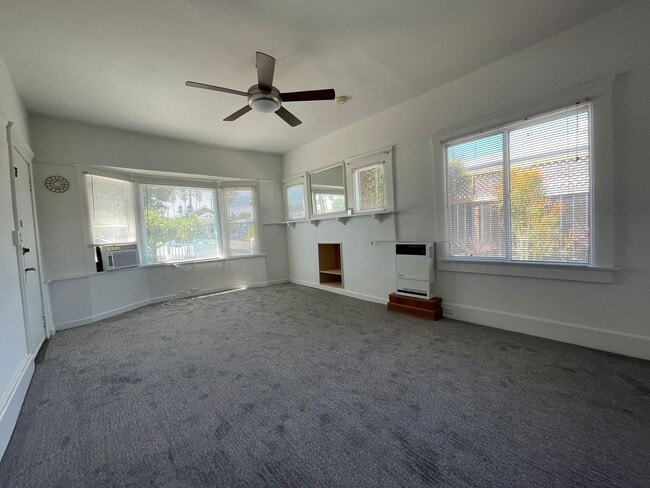 Building Photo - 2842 Copley Ave