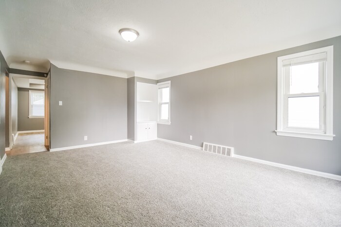 19121 Harvard Ave Warrensville Heights, OH 44122 – photo 4