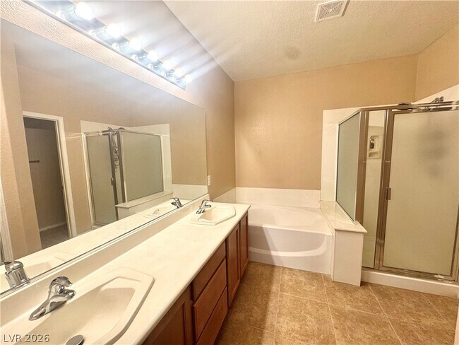 Foto del edificio - 7396 Bedford Pine Ct