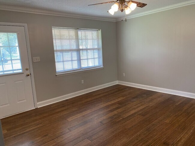 Foto del edificio - 14007 Glenview Dr SW