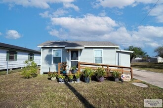 Building Photo - 306 W 6th St